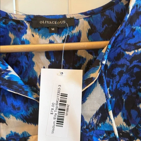 OLIVACEOUS ENGLISH ROSE GARDEN RUFFLE TOP - Picture 3 of 6